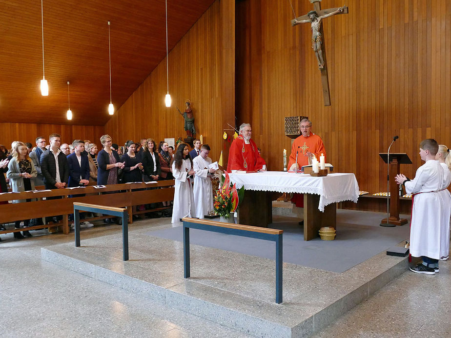 Firmung 2019 in Naumburg (Foto: Karl-Franz Thiede)